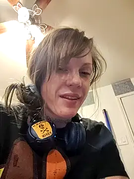 TheDaisyChaos online show from October 21, 2025, 7:57 pm