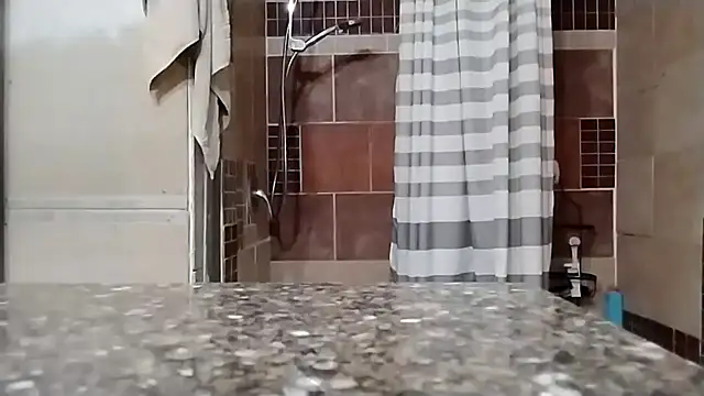 Snapshot of ThickDMatty@xh chatting on December 17, 2024, 6:24 am ThickDMattyxh online show from December 17, 2024, 6:24 am