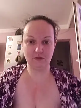 Snapshot of BustyLadyAlma chatting on February 24, 2026, 6:36 am BustyLadyAlma online show from February 24, 2026, 6:36 am