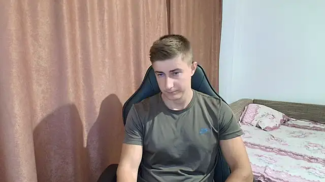 Todhorny9873 online show from February 17, 2025, 5:25 am