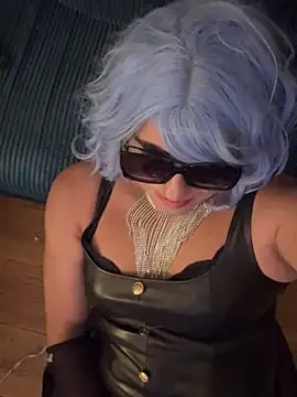 Snapshot of Miss_moniq chatting on February 2, 2025, 2:17 am Miss moniq online show from February 2, 2025, 2:17 am