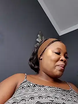 SWEETDOLLY29XX online show from December 5, 2025, 7:55 pm