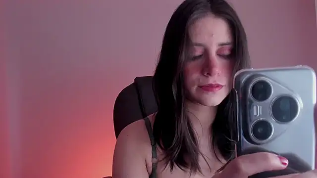 HazelKush online show from November 6, 2025, 9:30 pm