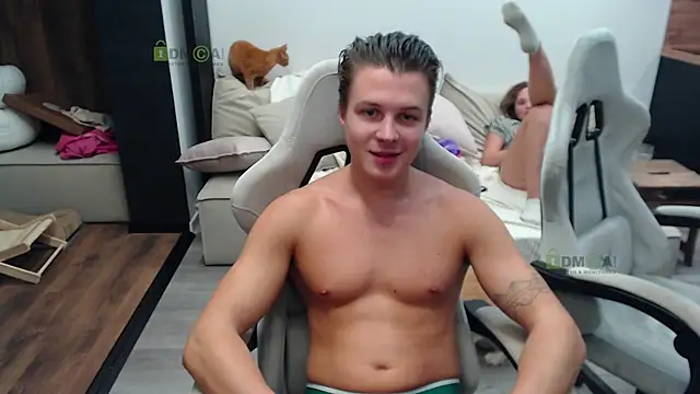 Snapshot of Sunny-Girl1 chatting on October 17, 2025, 8:32 pm Sunny-Girl1 online show from October 17, 2025, 8:32 pm