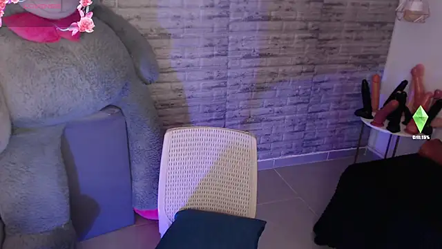 Snapshot of TinnaCobb chatting on February 12, 2026, 3:34 pm TinnaCobb online show from February 12, 2026, 3:34 pm