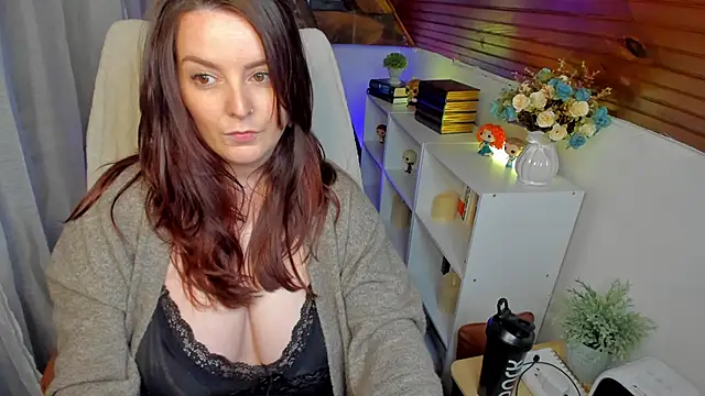 ErinMarshall online show from February 12, 2025, 4:00 pm