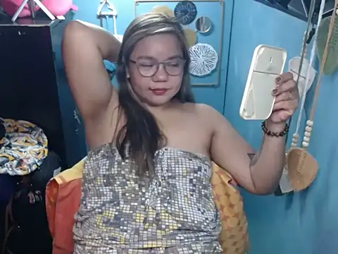 ambersmile online show from November 21, 2025, 10:09 pm