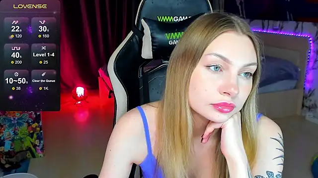 BiMolly online show from October 26, 2025, 9:26 pm