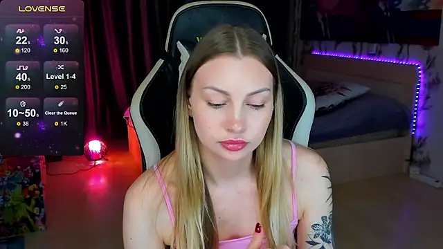 BiMolly online show from November 19, 2025, 6:30 pm