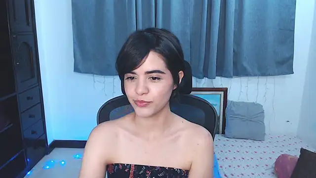 Snapshot of mia_collins_x chatting on May 28, 2026, 11:43 pm mia collins x online show from May 28, 2026, 11:43 pm