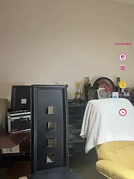 PichyPrettyPussy online show from May 9, 2026, 2:20 pm
