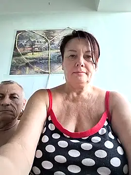 Snapshot of _lady_red_ chatting on October 28, 2025, 12:48 pm lady red online show from October 28, 2025, 12:48 pm