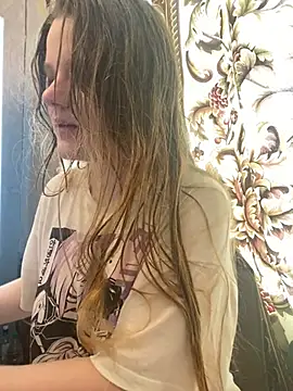 Snapshot of -MimmiLissa- chatting on May 13, 2026, 12:34 pm -MimmiLissa- online show from May 13, 2026, 12:34 pm