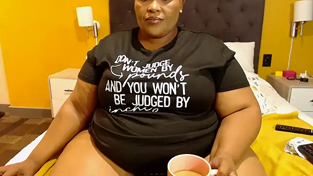 Snapshot of zandile chatting on April 29, 2026, 9:21 pm zandile online show from April 29, 2026, 9:21 pm