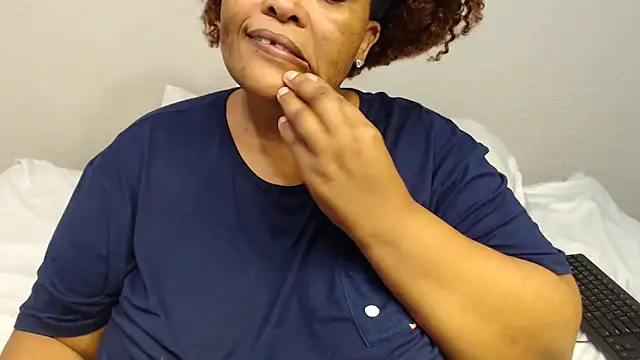 Snapshot of zandile chatting on November 16, 2025, 8:13 pm zandile online show from November 16, 2025, 8:13 pm