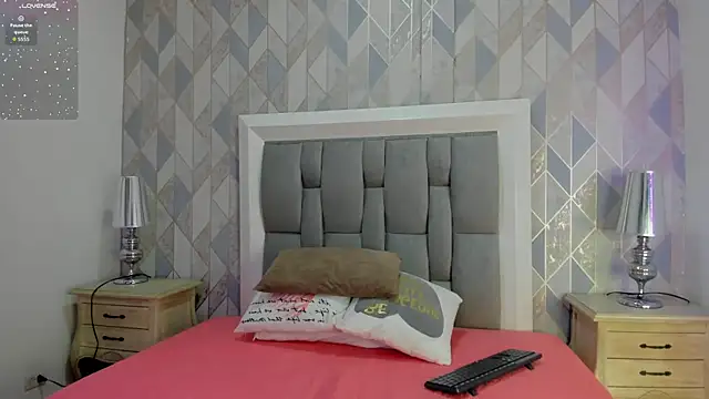 Snapshot of Princsgirl_ chatting on October 7, 2025, 7:26 pm Princsgirl online show from October 7, 2025, 7:26 pm