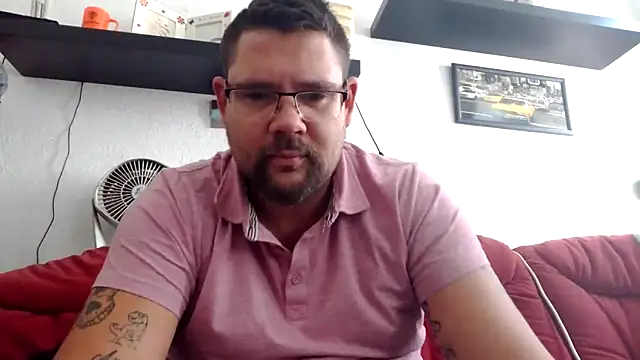 sexykevin17cm online show from September 24, 2025, 1:39 pm