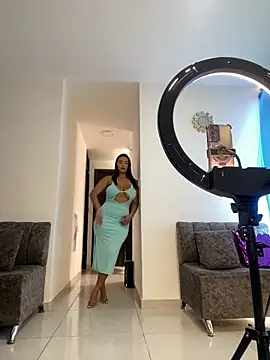 Shantal Lovee online show from November 20, 2025, 6:30 pm