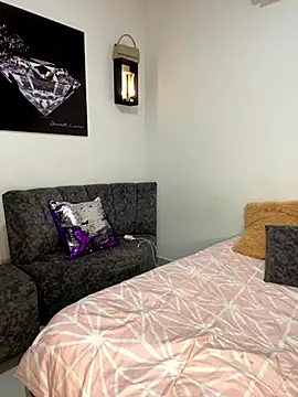 Shantal Lovee online show from November 18, 2025, 12:37 am