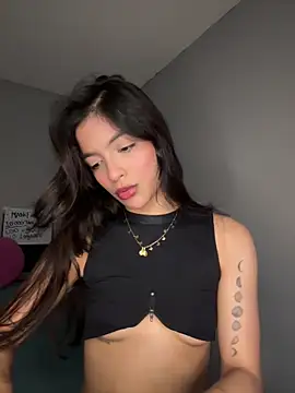 Snapshot of Sammy_pink chatting on March 3, 2025, 10:52 pm Sammy pink online show from March 3, 2025, 10:52 pm