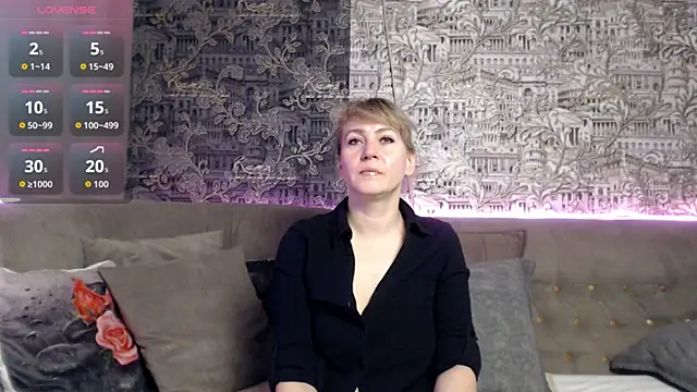 mandy foxxx online show from October 21, 2025, 10:47 am