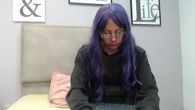 Snapshot of valevicious chatting on September 23, 2025, 3:52 pm valevicious online show from September 23, 2025, 3:52 pm