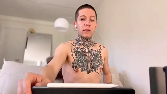 Snapshot of Harry_Jen chatting on February 23, 2025, 8:28 am Harry Jen online show from February 23, 2025, 8:28 am