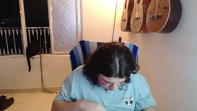 Smoke trip Alicia online show from October 15, 2025, 4:44 am