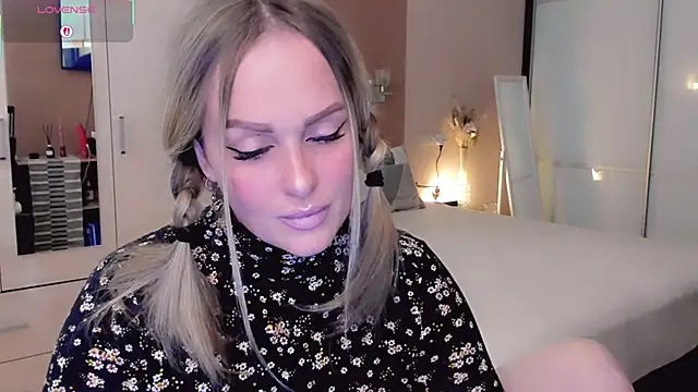 Libby Nora online show from April 22, 2026, 12:01 pm