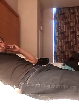 hottie212xh online show from September 25, 2025, 4:24 pm