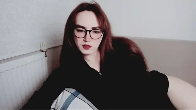 Snapshot of MinniMaksy chatting on November 1, 2025, 5:03 am MinniMaksy online show from November 1, 2025, 5:03 am