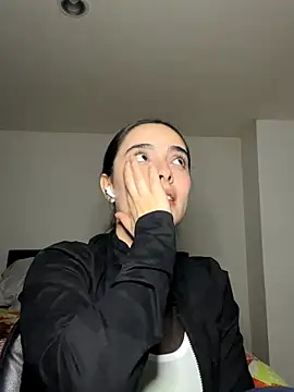 swrennn19 online show from October 15, 2025, 1:04 am