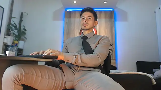 Andrew 4  online show from March 8, 2026, 6:49 am