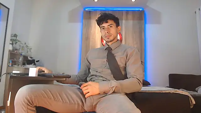 Andrew 4  online show from October 23, 2025, 3:16 am