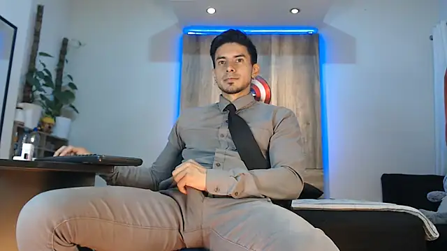 Andrew 4  online show from March 12, 2026, 1:44 am