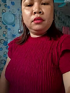 XXLorie 02 online show from April 18, 2026, 11:38 pm
