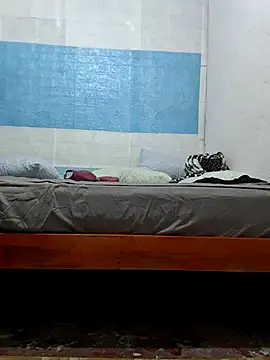 XXLorie 02 online show from March 8, 2026, 2:04 am