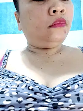 XXLorie 02 online show from March 10, 2025, 8:28 am
