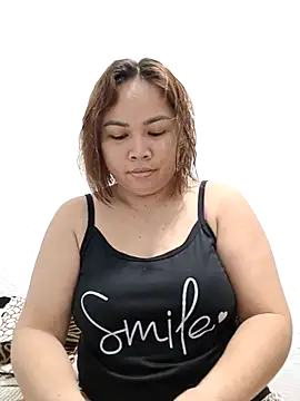 Snapshot of XXLorie_02 chatting on October 15, 2025, 2:10 am XXLorie 02 online show from October 15, 2025, 2:10 am