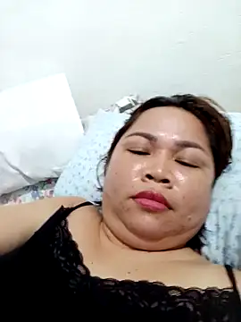 XXLorie 02 online show from September 17, 2025, 12:56 am