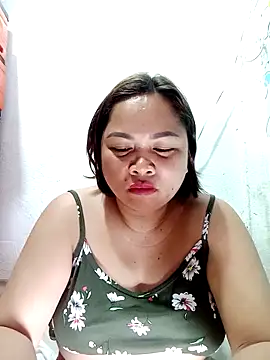 XXLorie 02 online show from September 23, 2025, 1:18 pm
