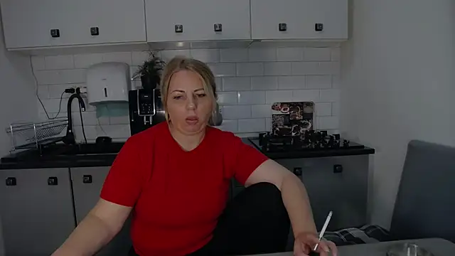 erikaerika online show from September 29, 2025, 10:00 am