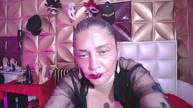 VIKY HOTT online show from October 13, 2025, 10:21 pm