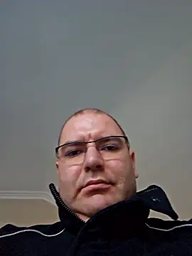 Andrew1900529 online show from January 12, 2026, 11:28 am