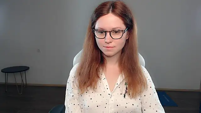 Snapshot of BettyGinger chatting on December 5, 2024, 6:17 pm BettyGinger online show from December 5, 2024, 6:17 pm