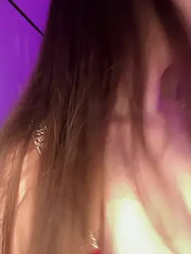 MaggyMayI online show from April 6, 2026, 4:19 pm