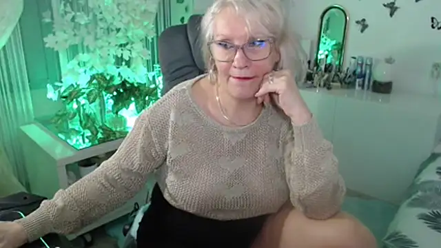 Snapshot of Ghertrude52 chatting on February 3, 2026, 6:22 am Ghertrude52 online show from February 3, 2026, 6:22 am