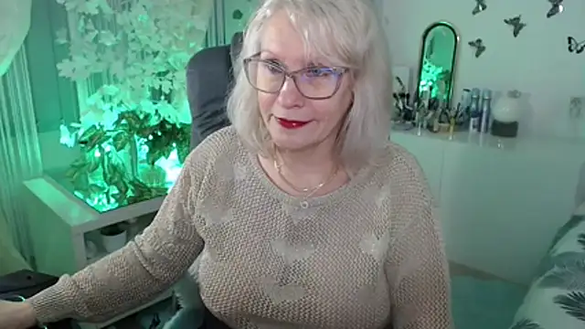 Snapshot of Ghertrude52 chatting on February 3, 2026, 6:51 am Ghertrude52 online show from February 3, 2026, 6:51 am