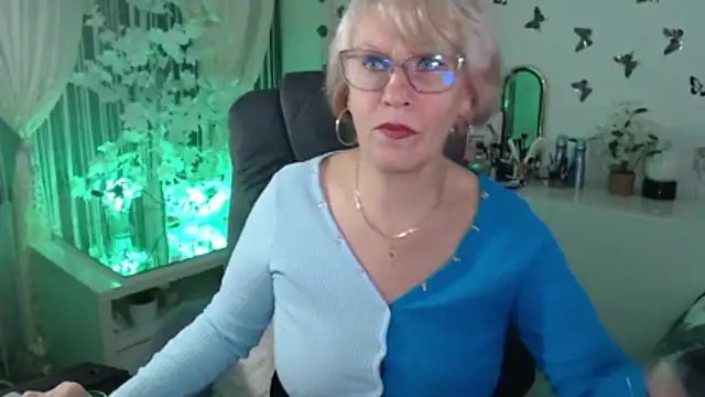 Snapshot of Ghertrude52 chatting on January 19, 2026, 4:27 am Ghertrude52 online show from January 19, 2026, 4:27 am