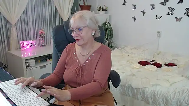 Ghertrude52 online show from October 5, 2025, 3:08 am